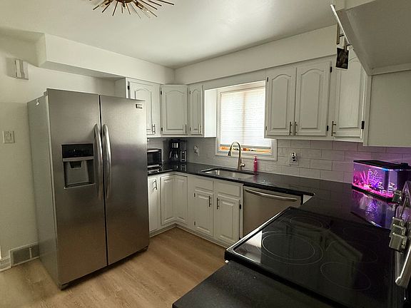 3rd image of 1333 Garrett Ave