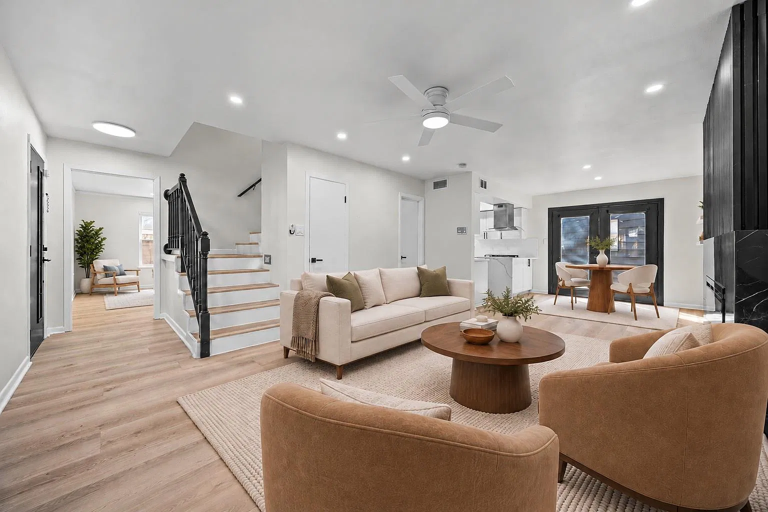 4 bed, 2.5 bath, 2020 sqft, $4,700 — Photo 3