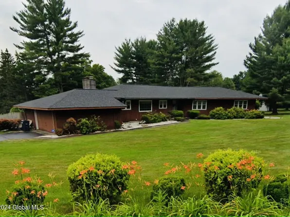 45 Wincrest Drive, Queensbury, NY 12804