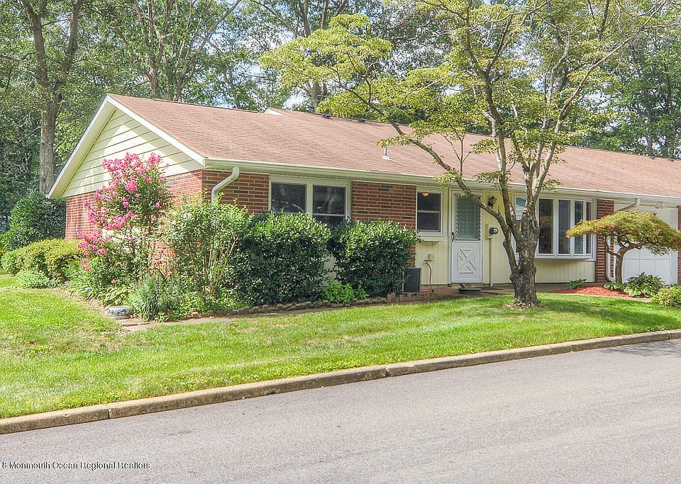 1st image of 169B Buckingham Dr #100B
