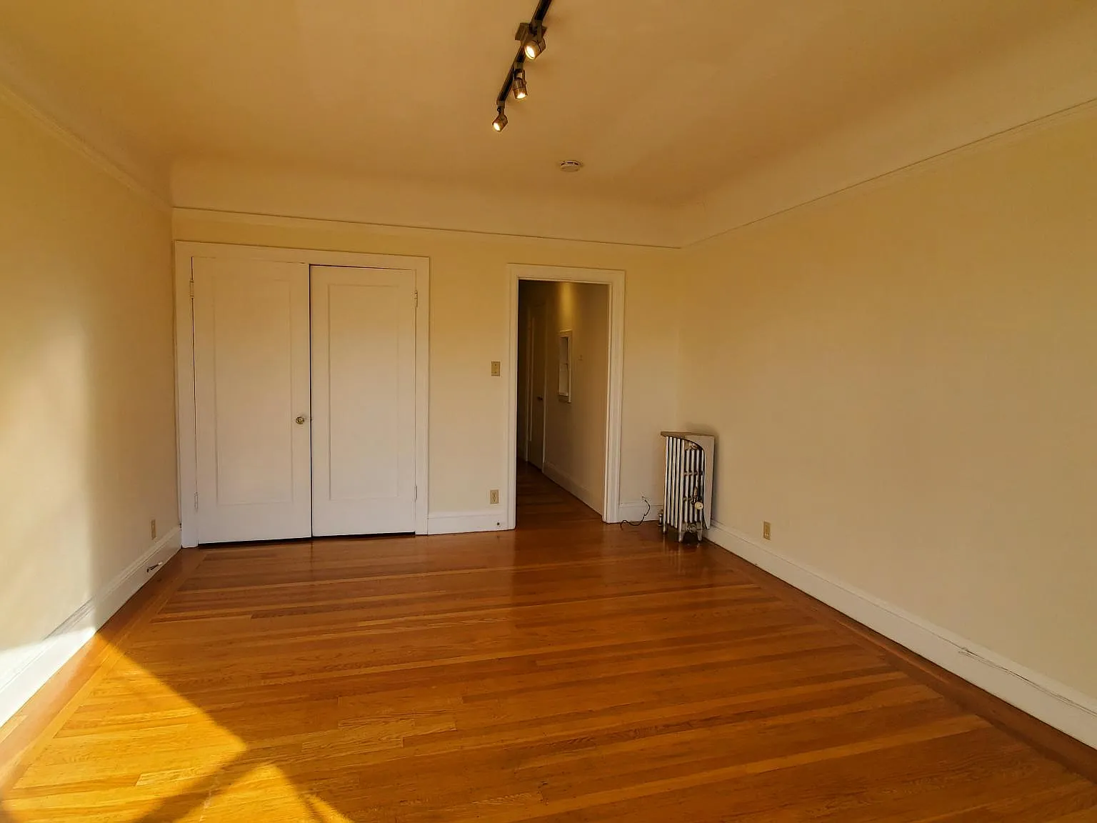 Studio, 500 sqft, $3,295 — Photo 4
