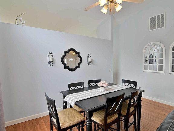 5th image of 1331 Carriage Ln