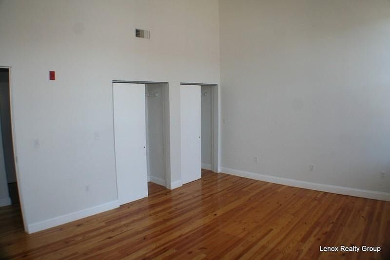 1st image of 501 Roosevelt Ave Unit 207