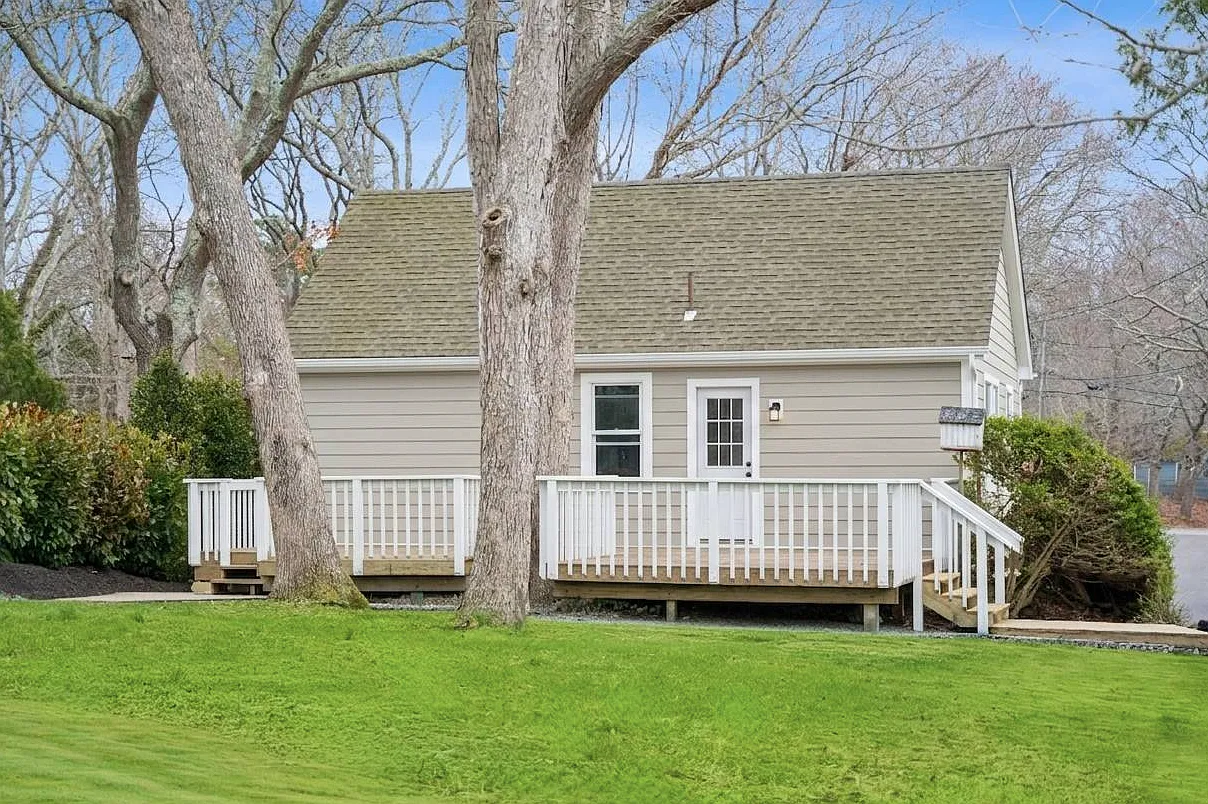 Newly Renovated Year-Round Rental - Waterview — Photo 2