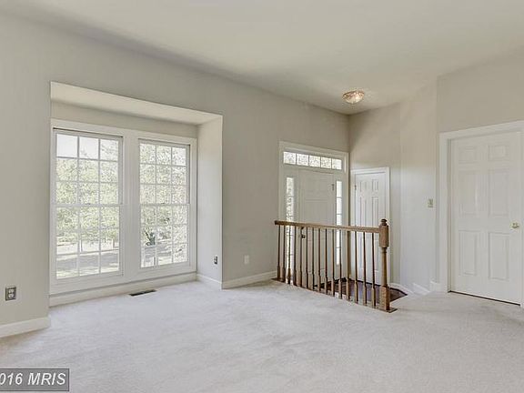2nd image of 46515 Lynnhaven Sq