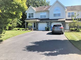 1 Saratoga Ct, Tinton Falls, NJ 07753