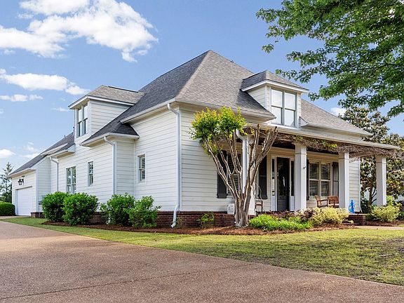 2nd image of 422 Northpointe Lake Dr