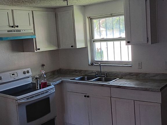 2nd image of 1711 E Idell St APT B