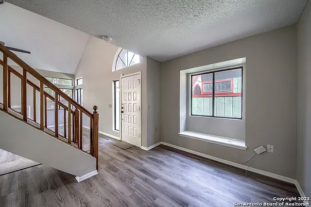 3 bed, 2.5 bath, 1187 sqft, $1,850 — Photo 3