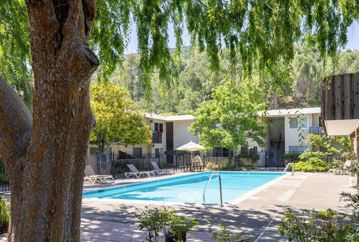 Terra Linda Manor — Photo 1