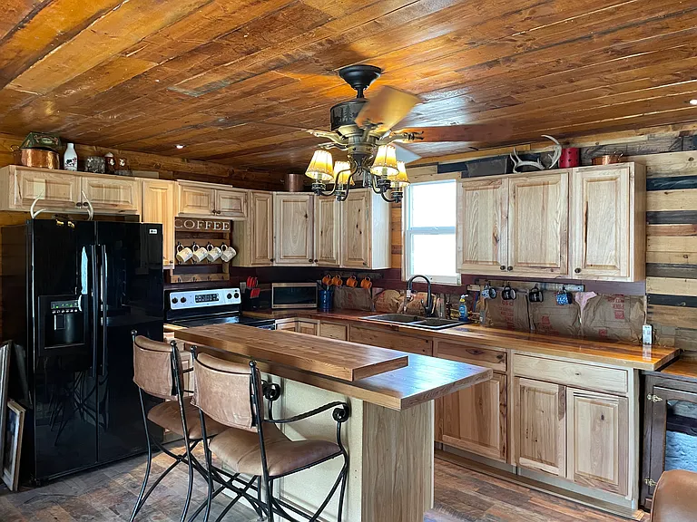1421 River Rd — Photo 35