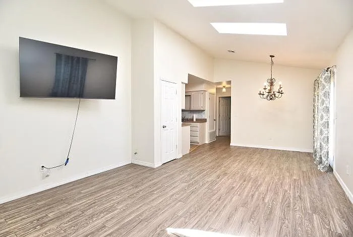 2 bed, 1.0 bath, 920 sqft, $1,395 — Photo 3