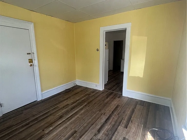 255 W 5th St #1 — Photo 3
