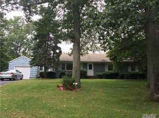 233 Church Ln, Riverhead, NY 11901