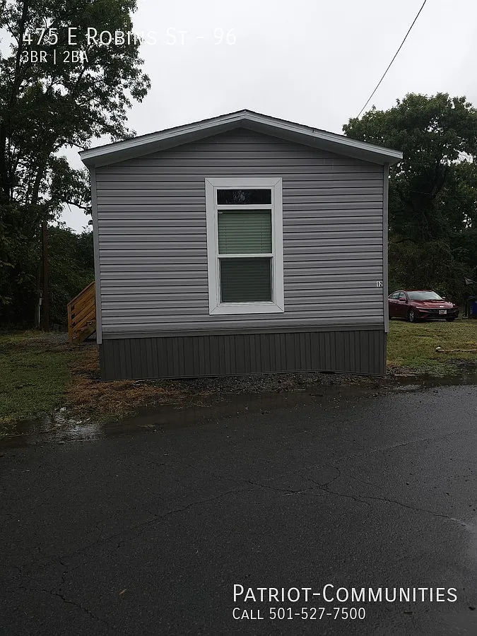 Building Photo - 475 E Robins St #96