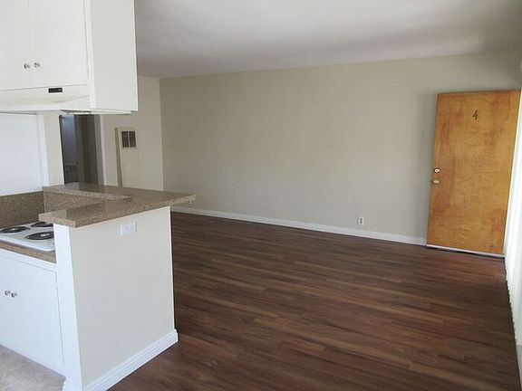 4th image of 421 Coronado Ave #4