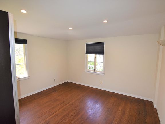 3rd image of 2340 Cowper St