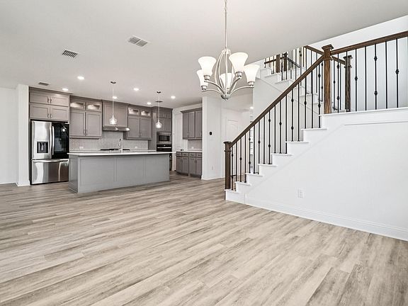 5th image of 3130 Tiara Dr