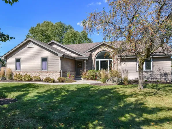 8800 West Travis LANE, Franklin, WI 53132