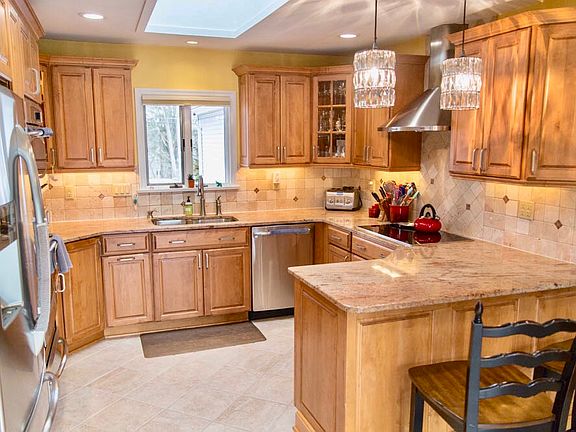 2nd image of 2679 Windmill Dr