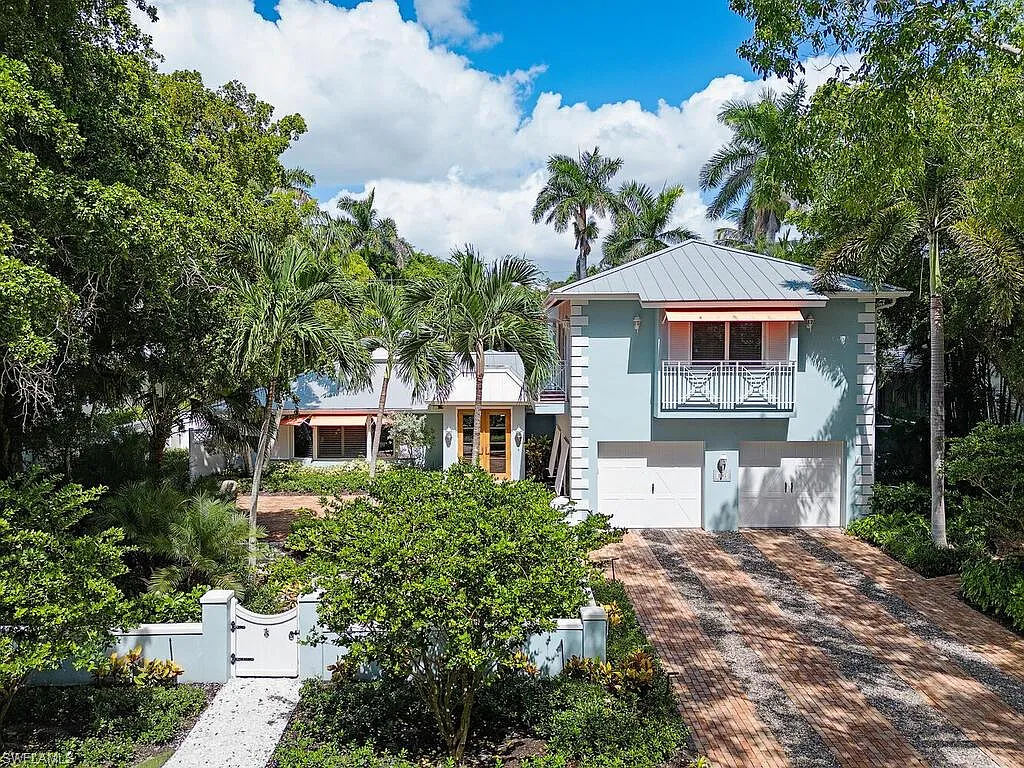 5 bed, 5.5 bath, 4434 sqft, $45,000 — Photo 2