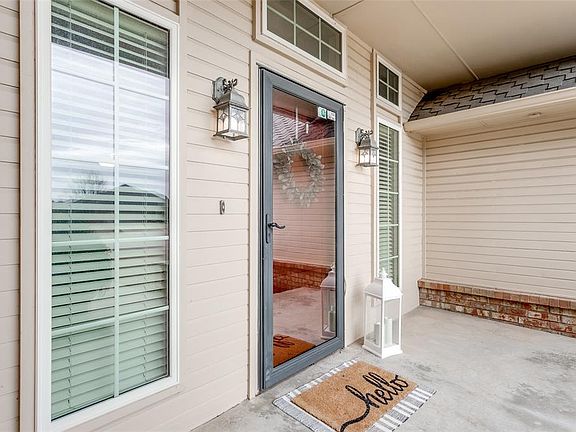 2nd image of 1309 SW 105th Pl