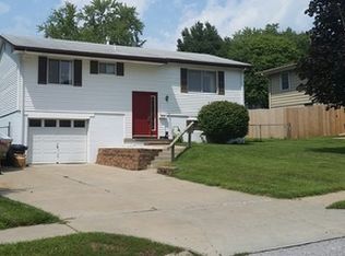 7314 Sun Valley Dr, Omaha, NE 68157