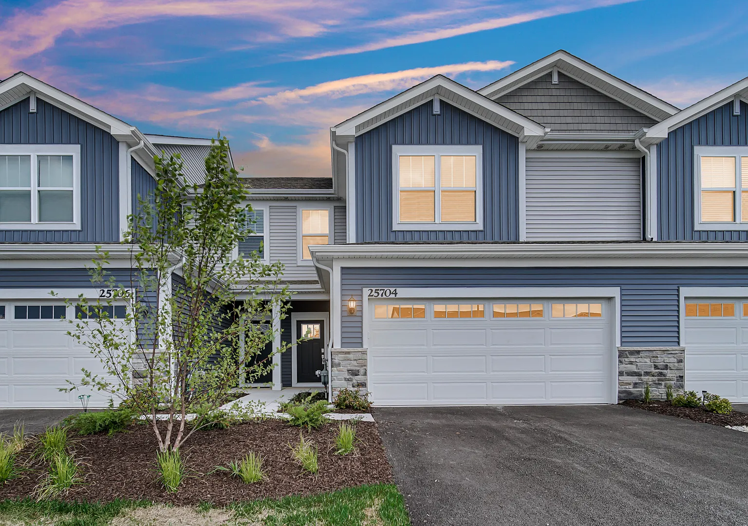 3 bed, 2.5 bath, 1840 sqft, $2,900 — Photo 1