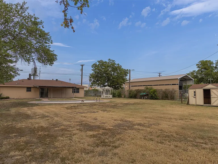 1430 N State Highway 46 — Photo 21
