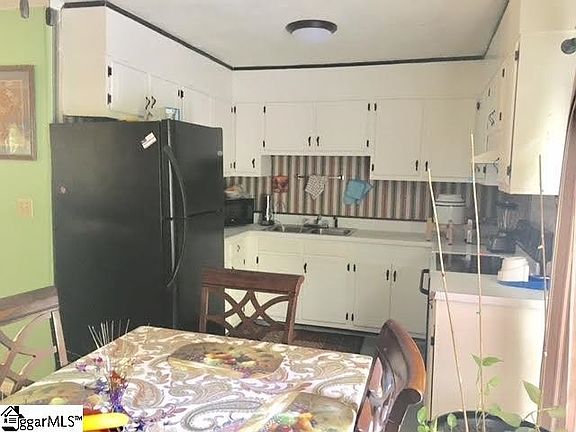3rd image of 113 Osmond Dr