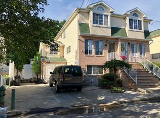 65 Pheasant Ln, Staten Island, NY 10309