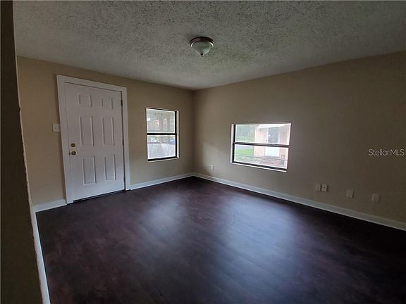 5th image of 1145 W 6th St