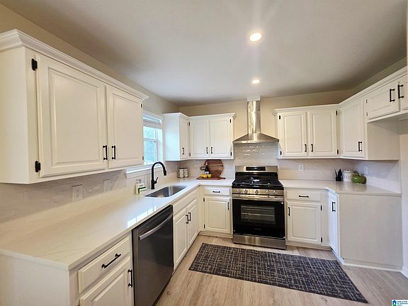3rd image of 522 Flint Hill Rd