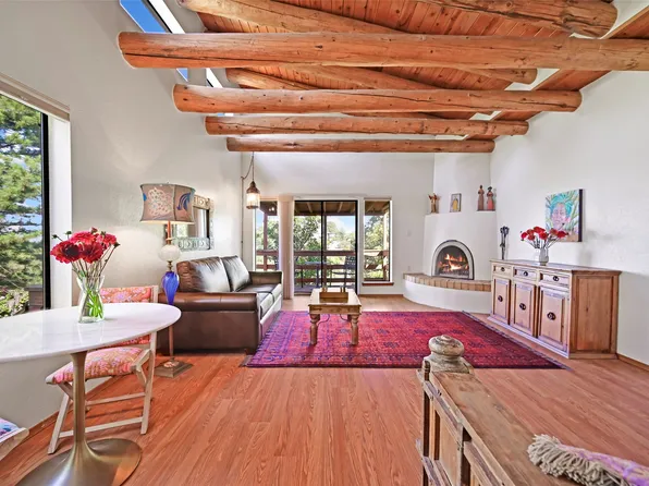 2056 Placita De Vida, Santa Fe, NM 87505