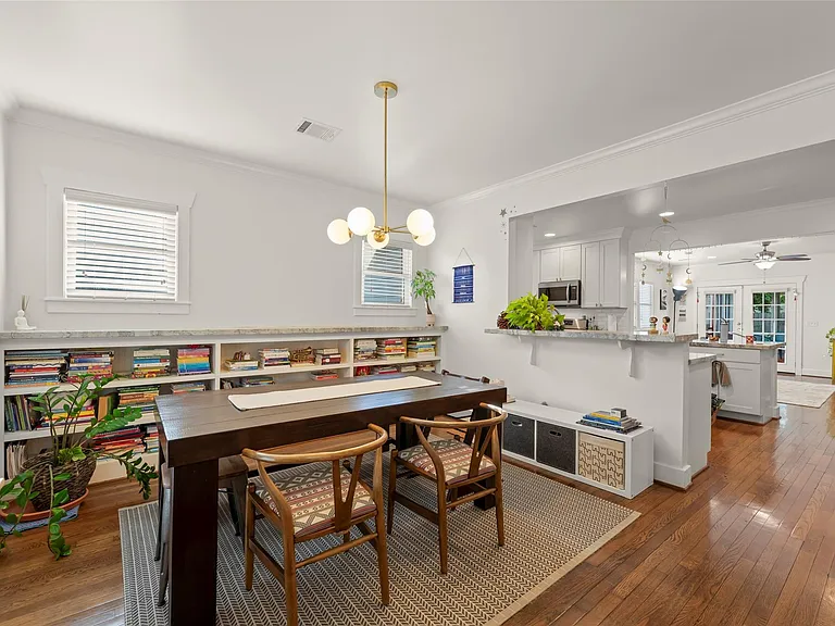817 Gale St — Photo 12