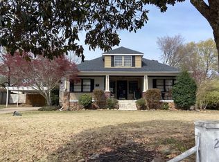 203 W Scenic Dr, N Little Rock, AR 72118