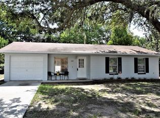 1300 Cedar Ave, Tavares, FL 32778