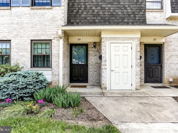 114 Valleybrook Dr, Lancaster, PA 17601