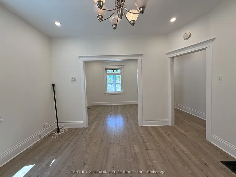 485 Albert St — Photo 15