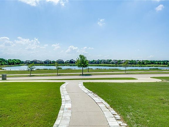 4th image of 409 Stoney Creek Blvd