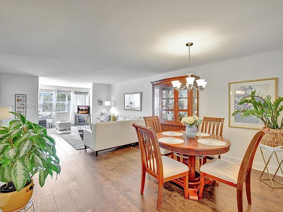 5th image of 9861 Sunrise Lakes Blvd APT 206
