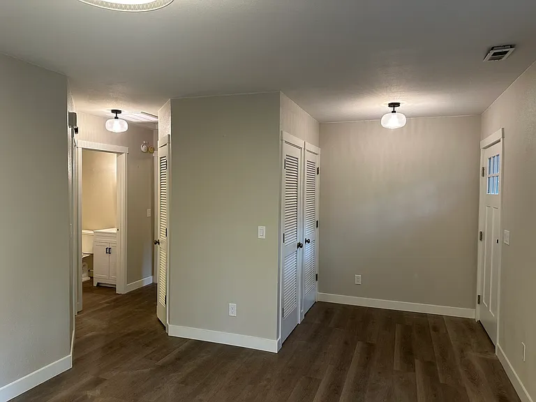 1223 Miller Ave NE — Photo 8