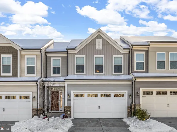 225 Smokebush Dr, Stafford, VA 22554