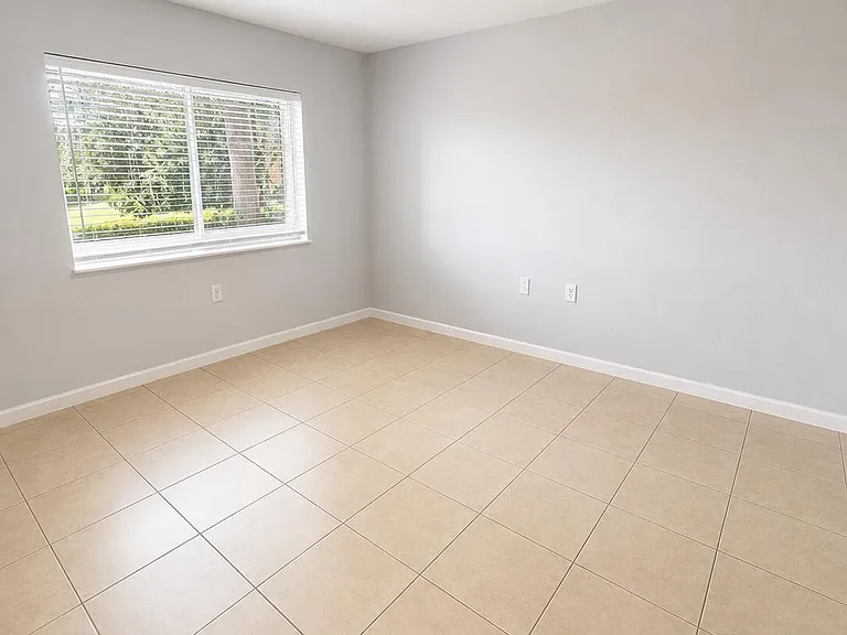 281 SW Palm Dr #106 — Photo 11