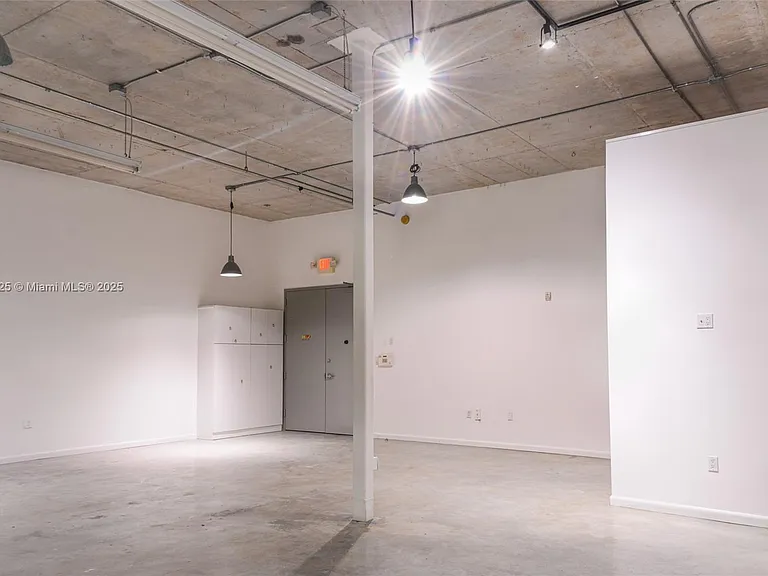 250 NW 23rd St #308 — Photo 7