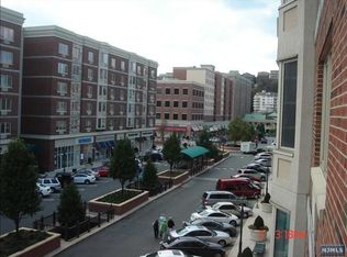 2416 City Pl, Edgewater, NJ 07020