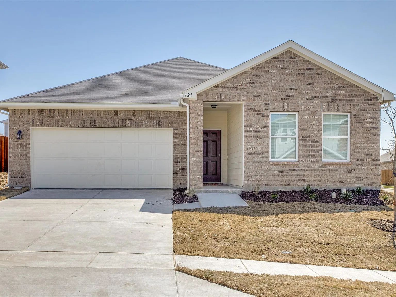 3 bed, 1820 sqft, $1,995 — Photo 2