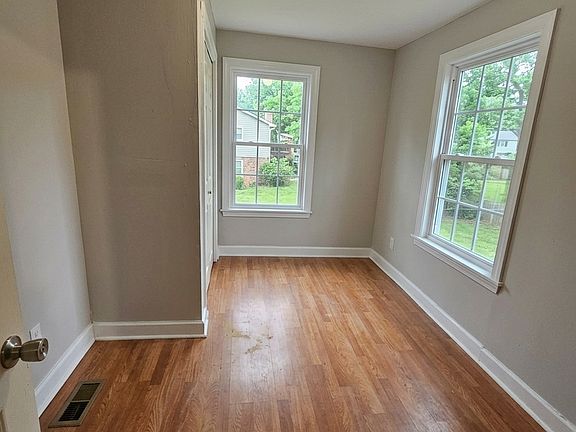 3rd image of 1086 Whalley Ave #1A