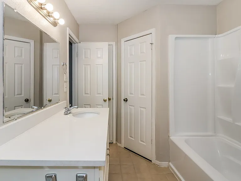 20250 Telegraph Square Ln — Photo 11