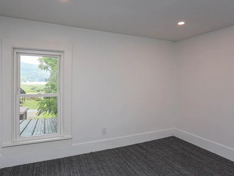 207 N Main St — Photo 8